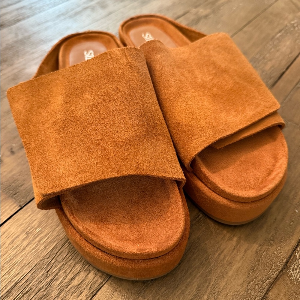 Silent D Slide Sandal